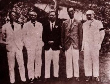 陳嘉庚（中）與林文慶（右1）等人合影（1929）